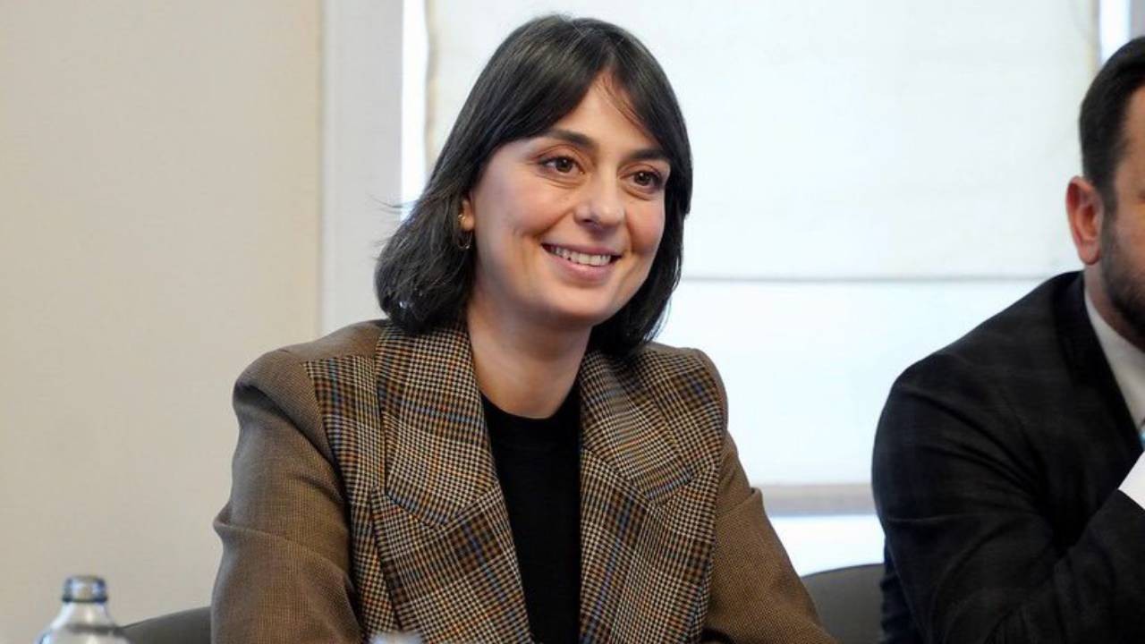 Üsküdar Belediye Başkanı Sinem Dedetaş,  CHP'nin cumhurbaşkanı adayını ağzından kaçırdı