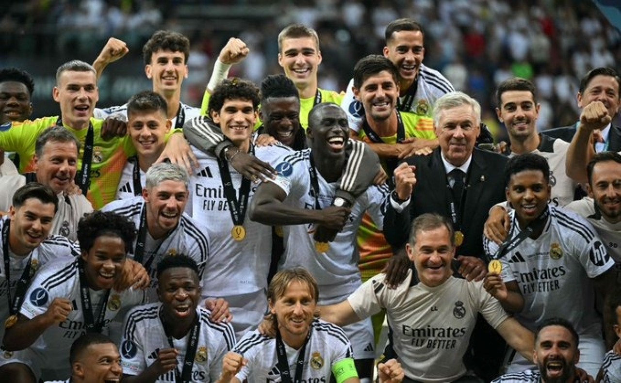 Mbappe ilk maçında gol attı Real Madrid kupayı kaptı. Flaş Arda Güler detayı