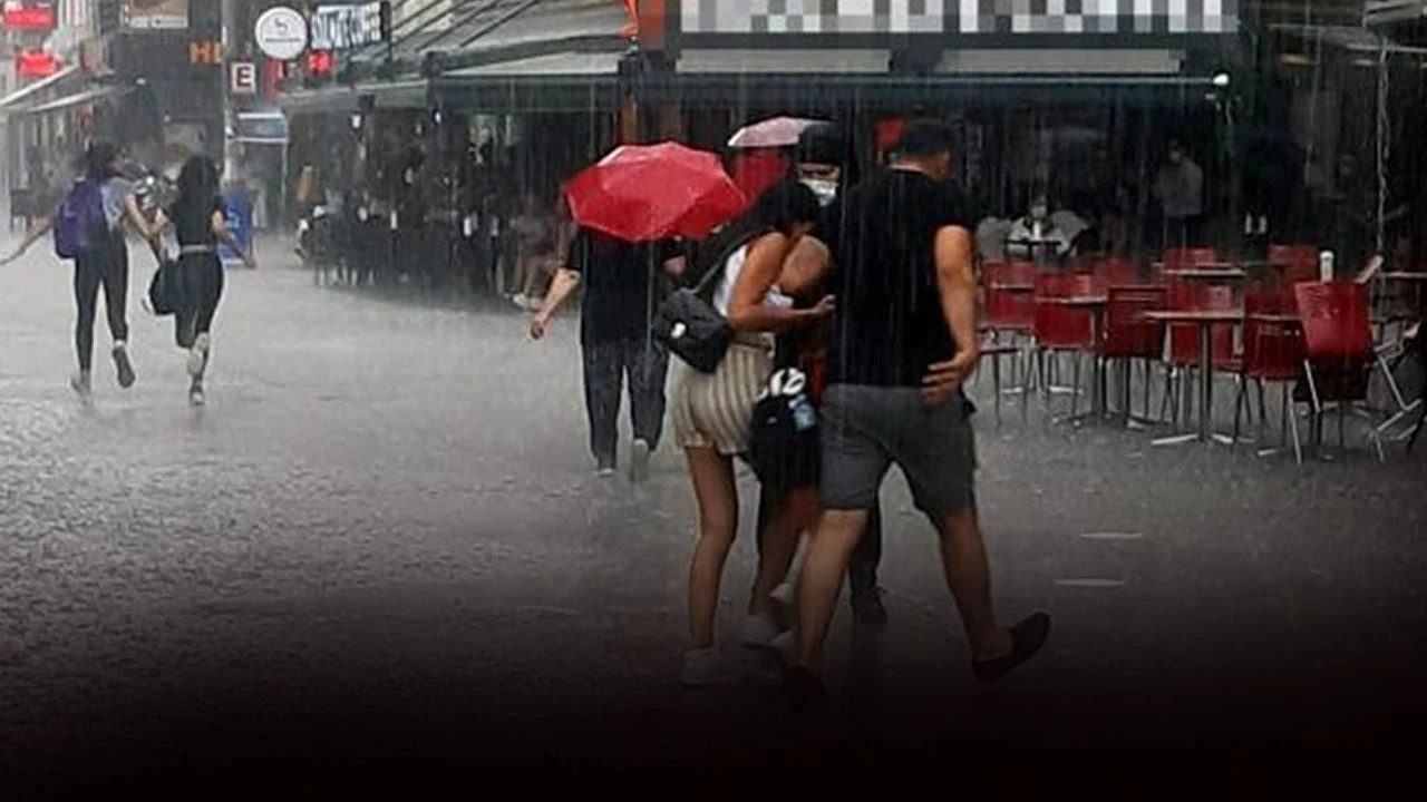 Meteoroloji illerin adını tek tek sayarak uyardı: Öğle saatlerinden sonra bastıracak,  çok yağmur yağacak