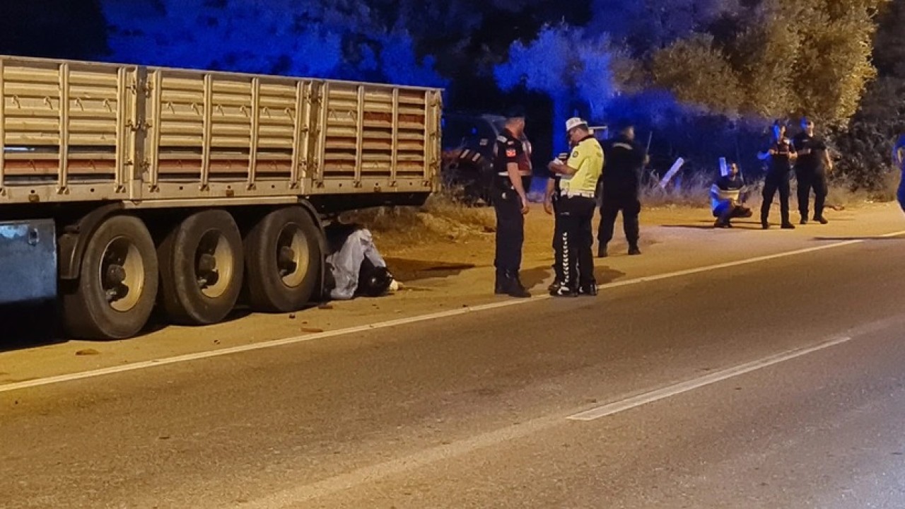 Bodrum'da park halinde tıra çarpan motosikletin sürücüsü Buğra Ekin öldü
