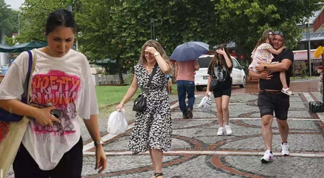 27 ilde gök gürültülü sağanak etkili olacak. Meteorolojiden flaş uyarı