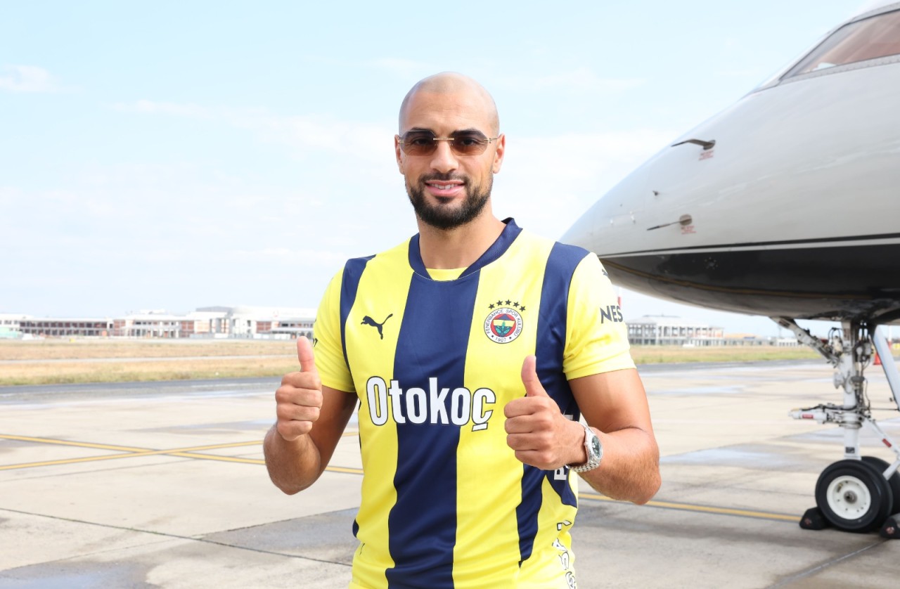 Sofyan Amrabat Fenerbahçe'de. İstanbul'a indi