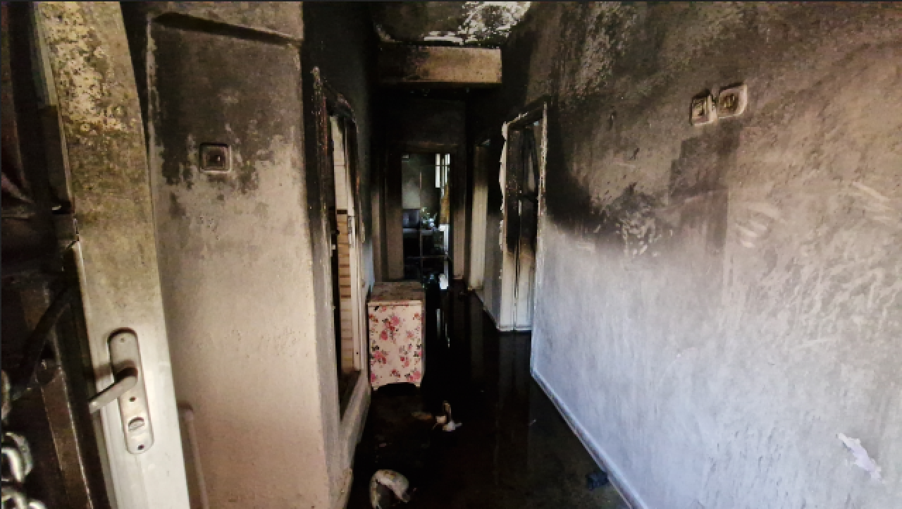 Eşyalarını almaya geldiği evi ateşe verdi: Alevlerin arasında kalarak ağır yaralandı