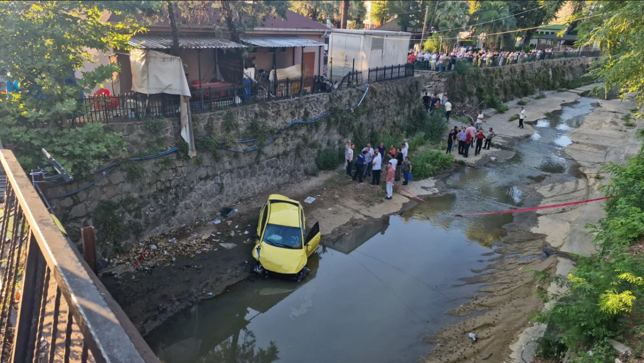 Zonguldak'ta kamyonun çarptığı taksi yayalara çarptı: Zehra Yolaçan öldü 5 yaralı