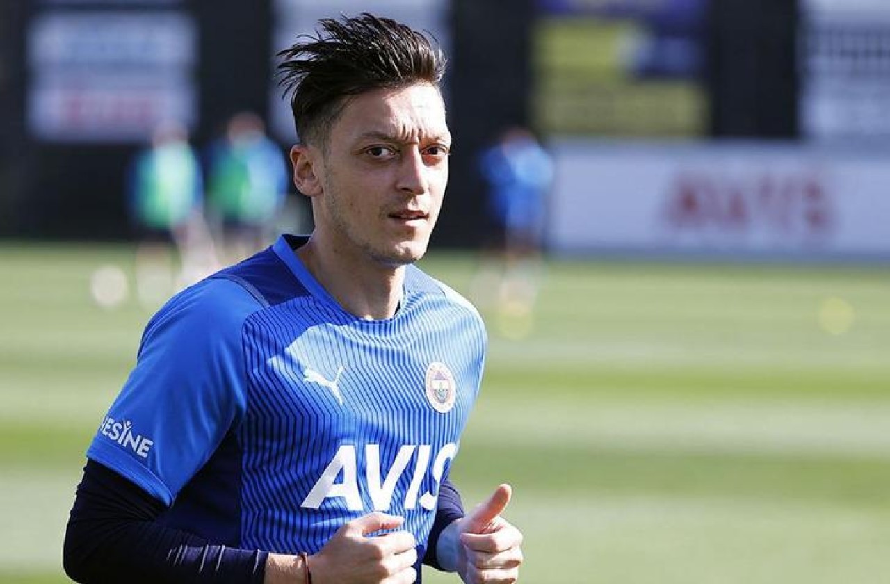 Mesut Özil TFF 1. Lig takımıyla anlaştı!