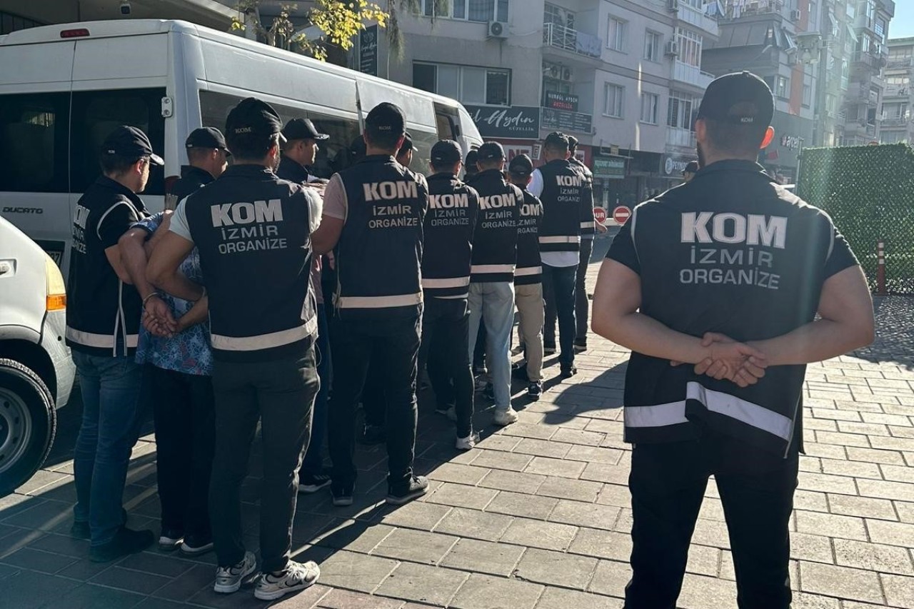 İzmir'de silah imalatı yapan çeteye hava destekli operasyon: 7 tutuklama