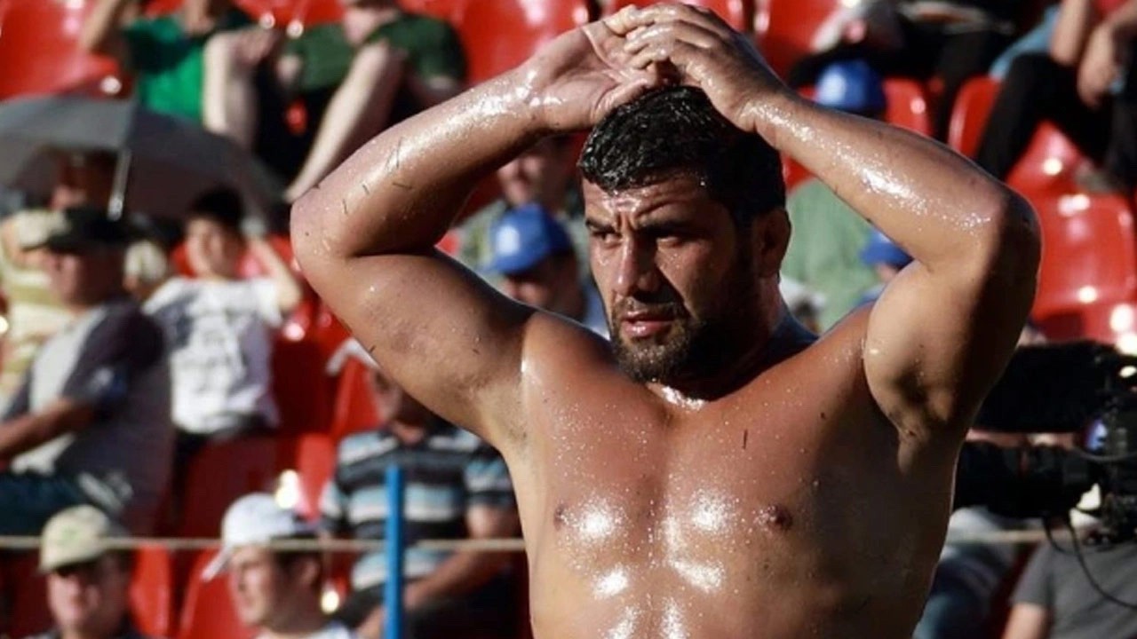 Başpehlivan Ali Altun kalp krizi sonucu hayatını kaybetti