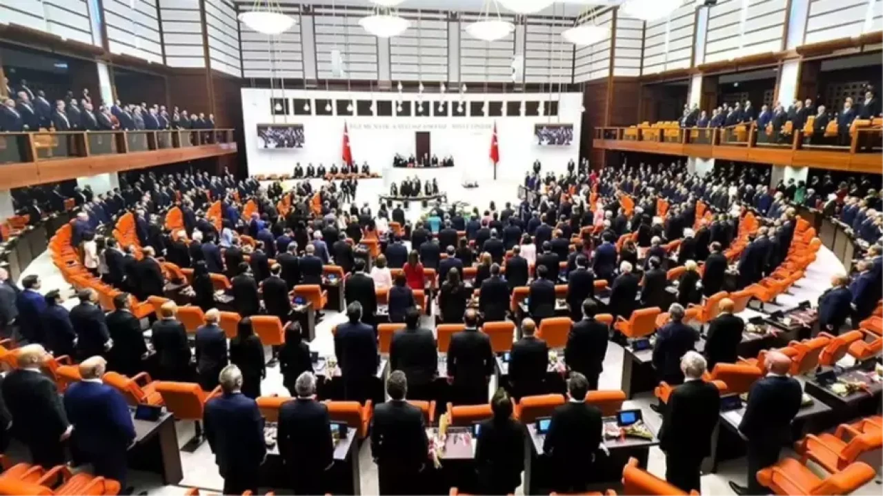 Tepkiler üzerine geri çekilen yasa düzenlemesi geri dönüyor