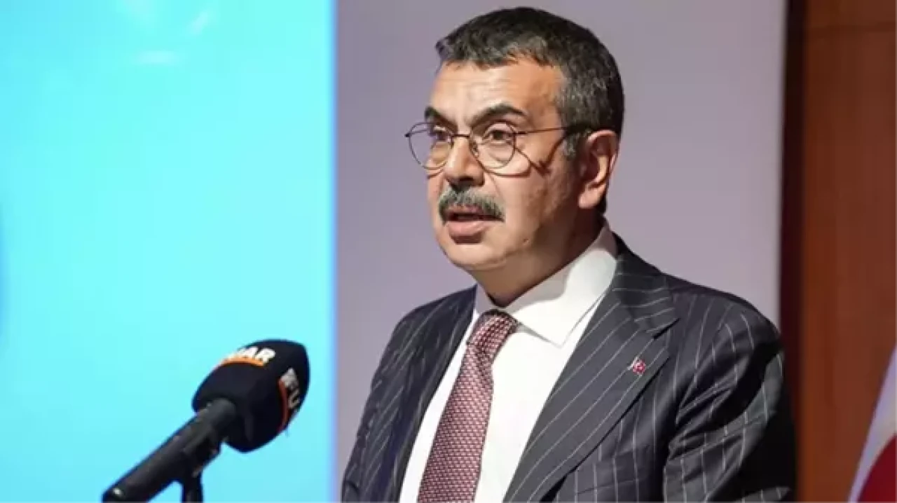 Okulun ilk günü işlenen ders tepki çekmişti: Bakan Tekin'den açıklama geldi
