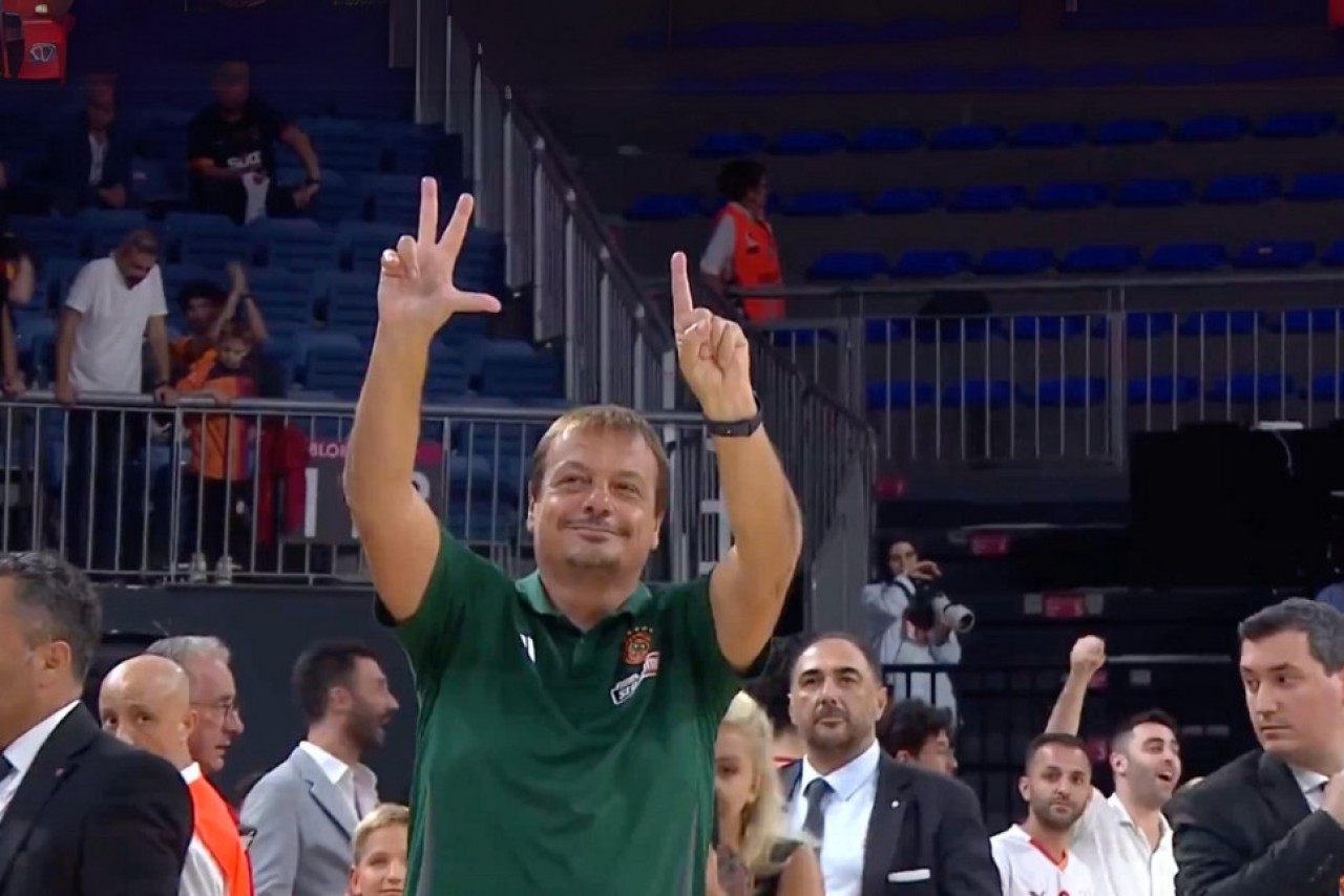 Ergin Ataman,  Fenerbahçe'den özür diledi