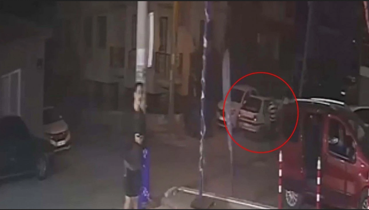 Tabancayla oynarken ağabeyini öldürdü!