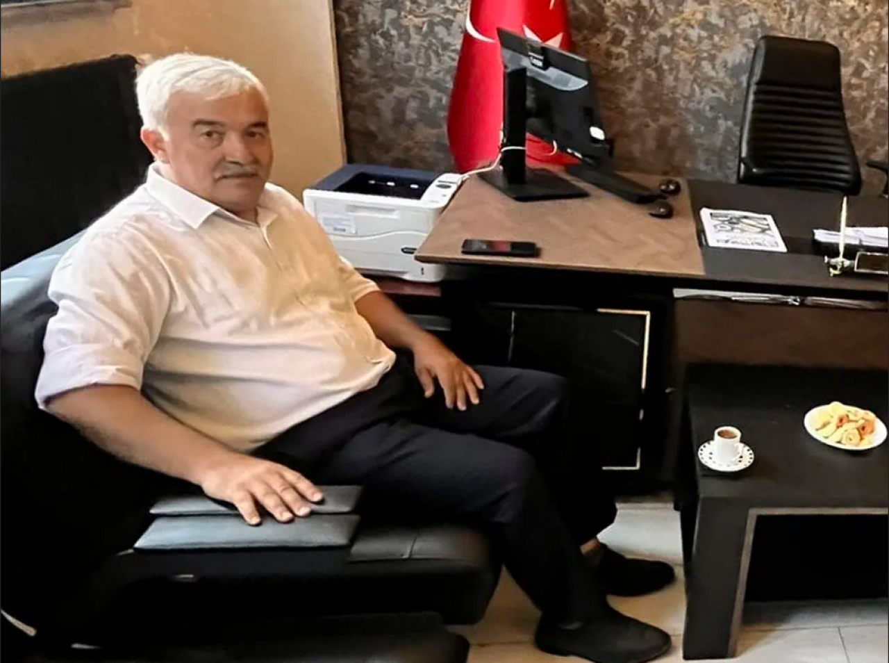 Okul müdürü Ahmet Çok evinde ölü bulundu!