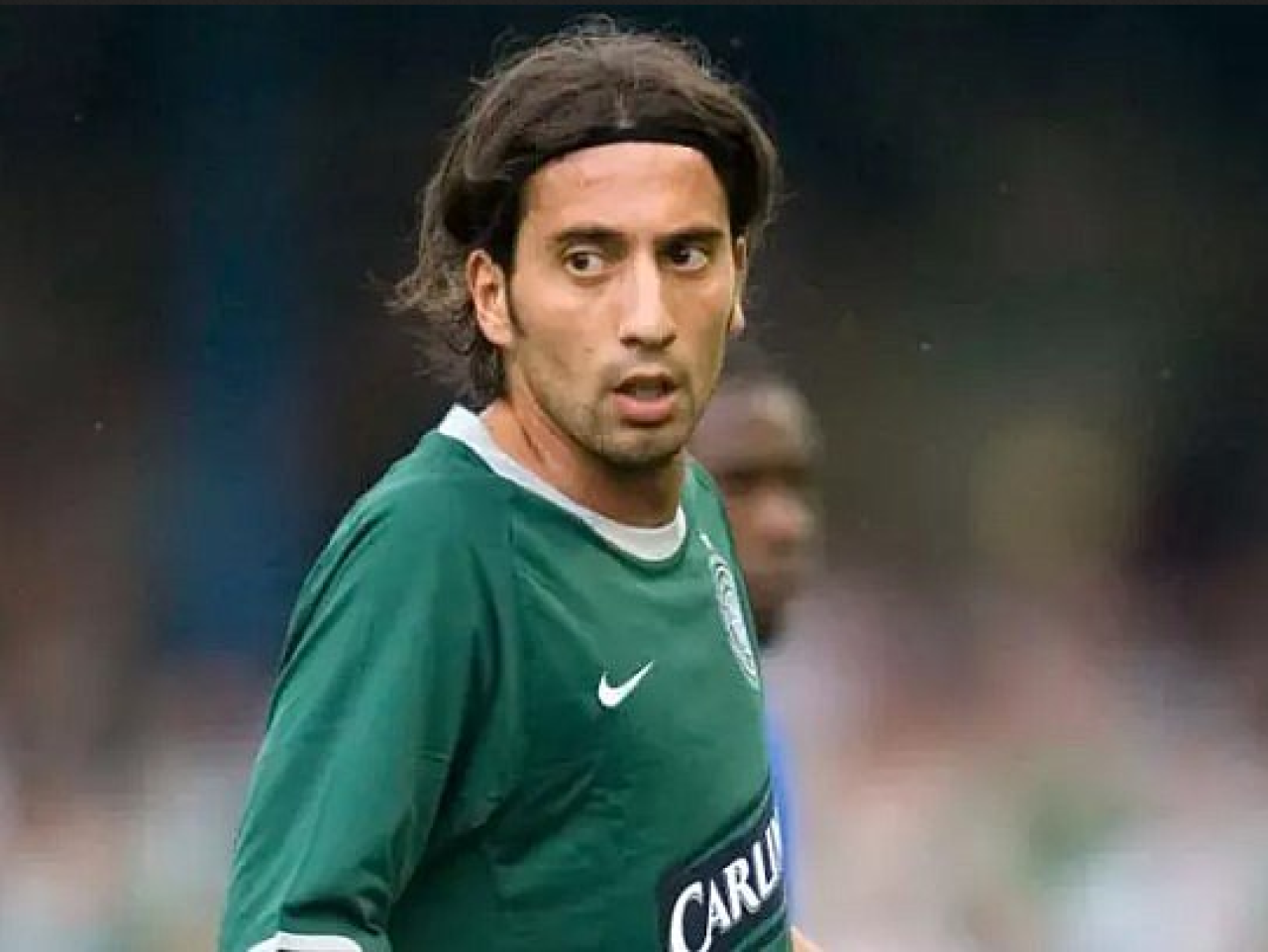 Eski yıldız futbolcu otel odasında ölü bulundu!