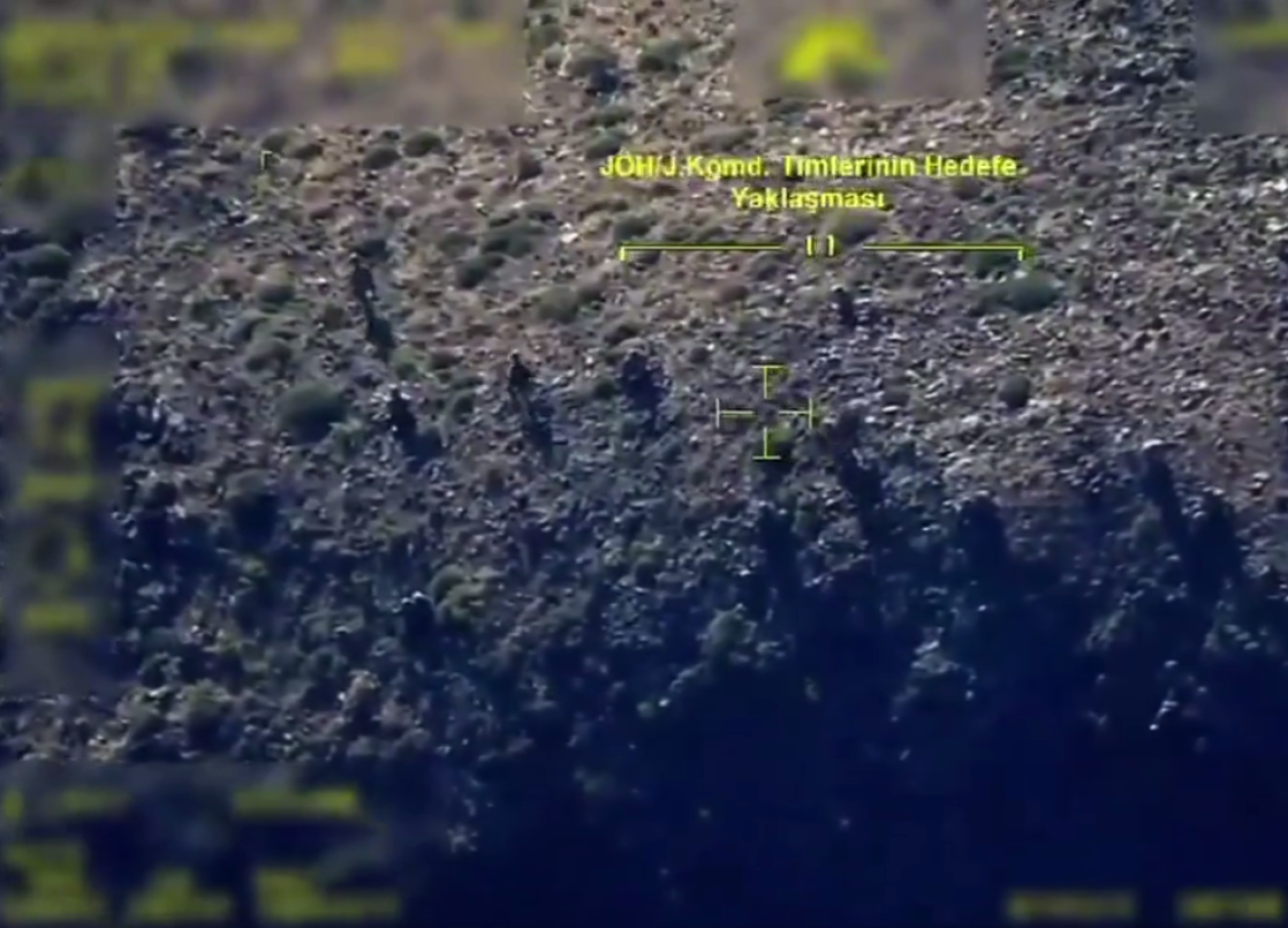 Bakan açıkladı: Paramotorlu teröristlerin kimliği belli oldu!