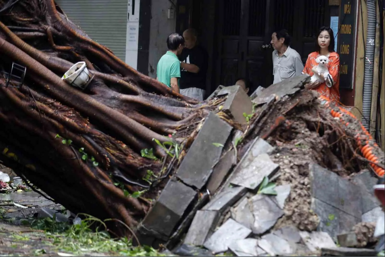 Vietnam'da bilanço ağır:  59 ölü,  binlerce tahliye!