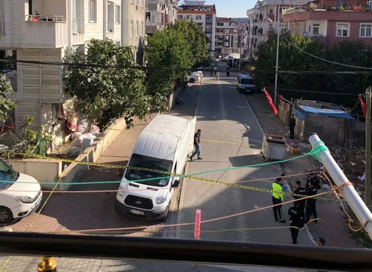 3 yaşındaki çocuğu ezip öldürdü,  kendini araca kilitleyip boğazını kesti