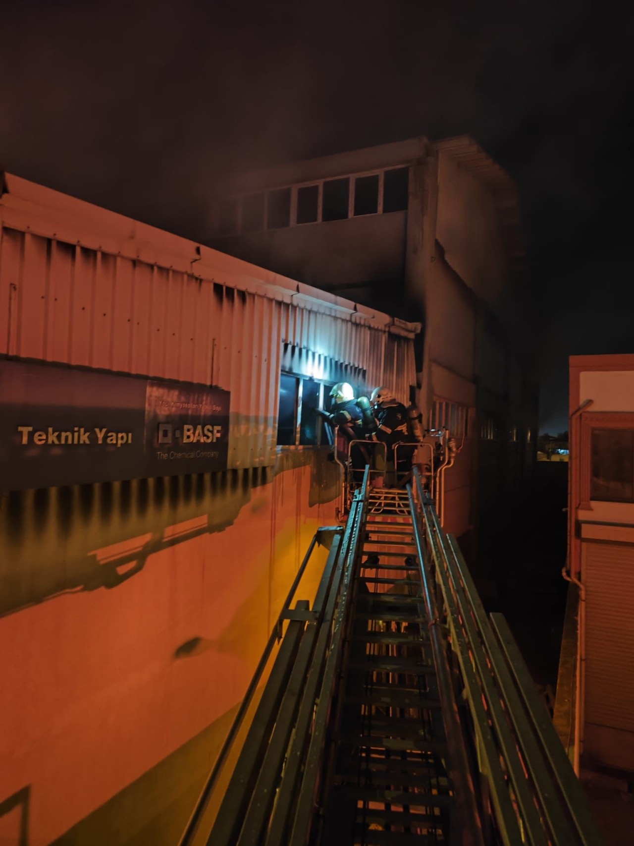 Kahramanmaraş'ta tekstil fabrikasında yangın paniği yaşandı