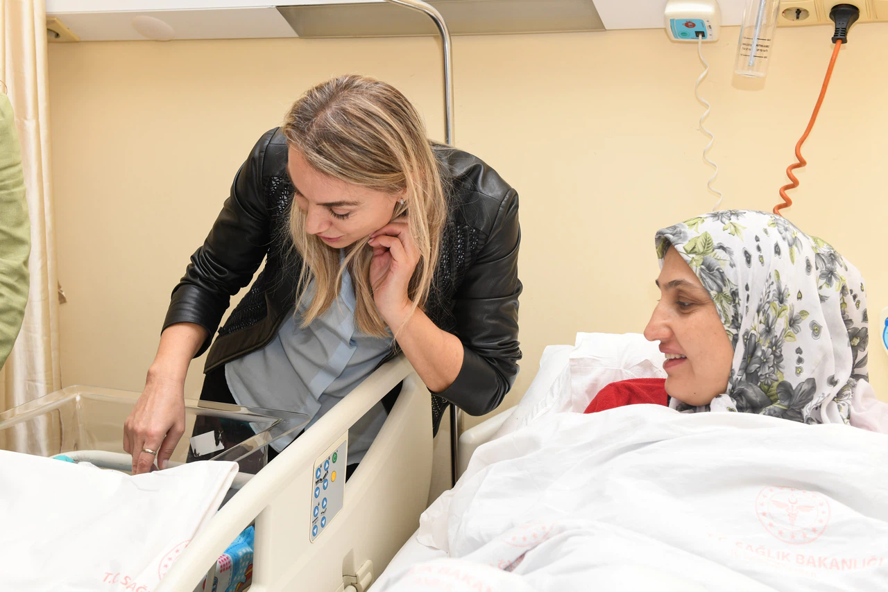 İstanbul'da hamile kadın metrobüste doğum yaptı