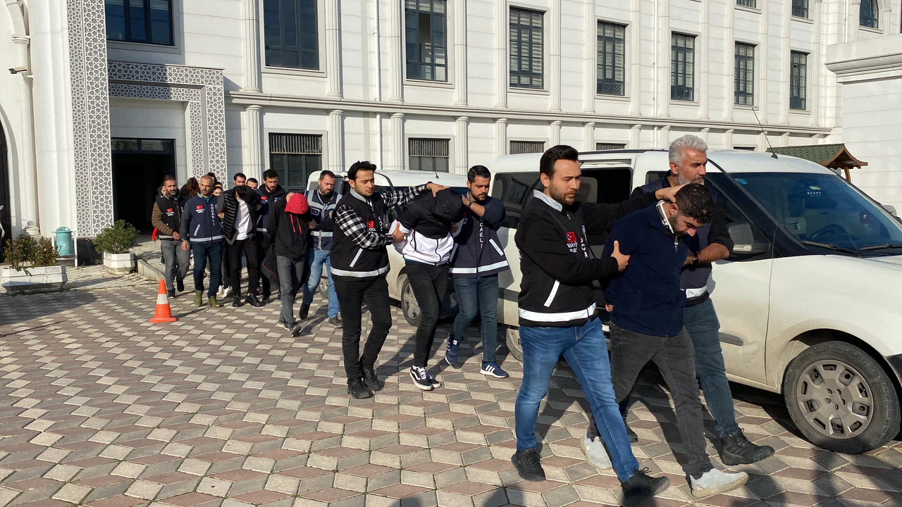 Kargo dolandırıcılığına polisten büyük operasyon: 11 gözaltı