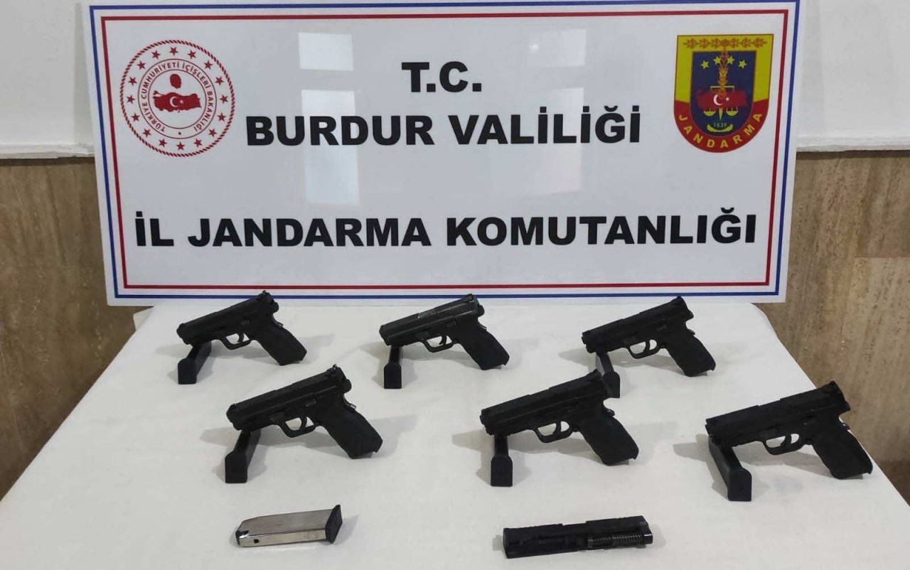 Burdur'da uyuşturucu ve kaçakçılık operasyonu: 3 kişi tutuklandı
