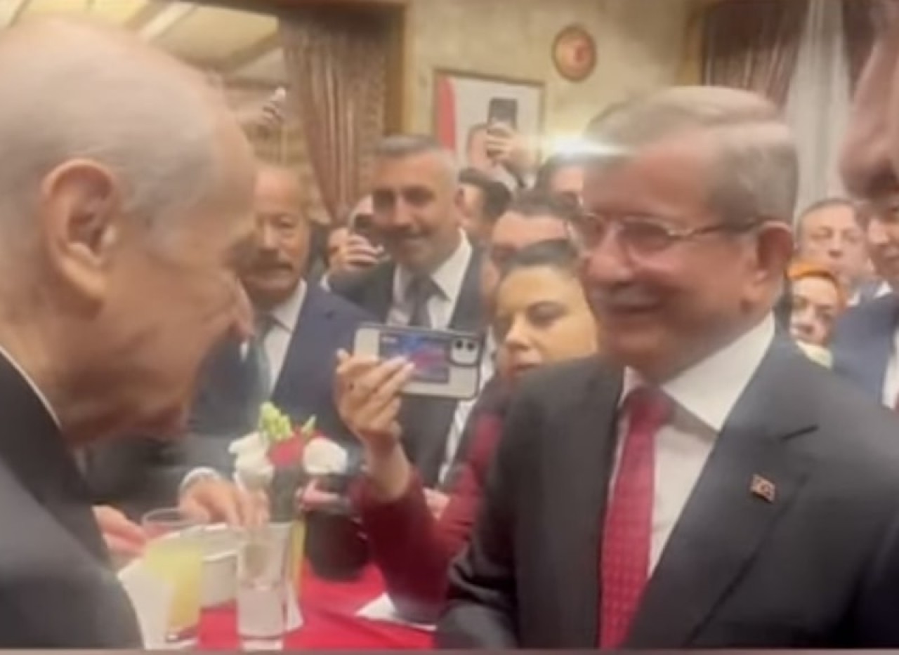 MHP Lideri Bahçeli'den Davutoğlu'na: "Zat-ı alinizin bu dönemde çok önemli birikiminize ihtiyacı var"