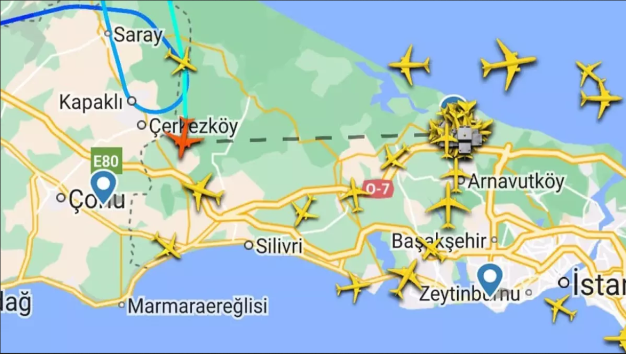 İstanbul’da hava trafiğini felç eden cümülonimbus bulutları: Uçaklar iniş yapamıyor!