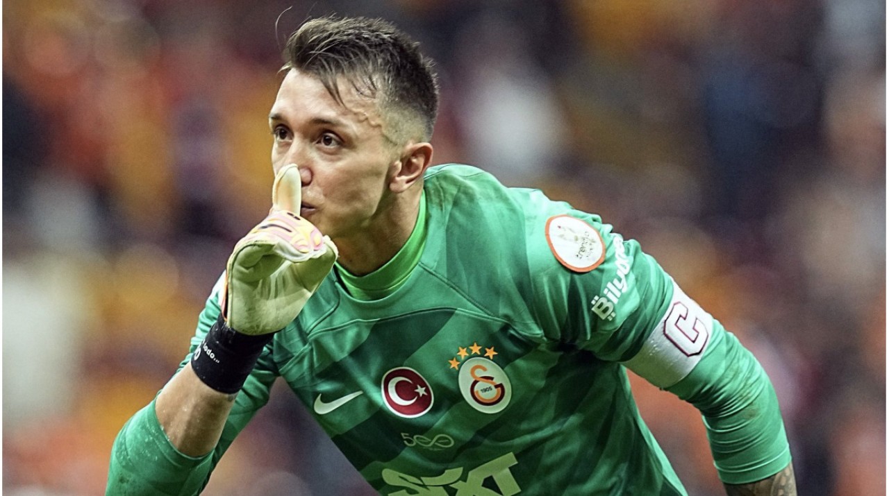 Muslera yerine Fenerbahçe'nin eski kalecisi geliyor!
