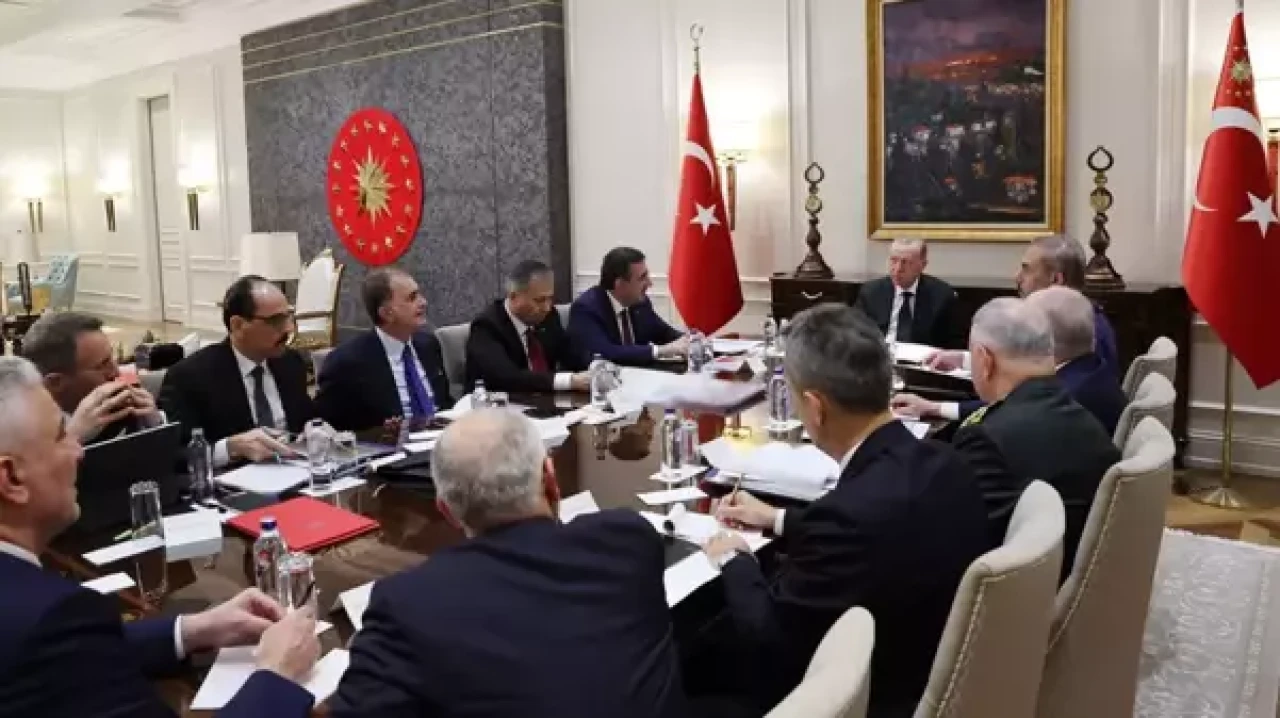 Cumhurbaşkanı Erdoğan başkanlığında güvenlik zirvesi: "Teröristan'a izin verilmeyecek"