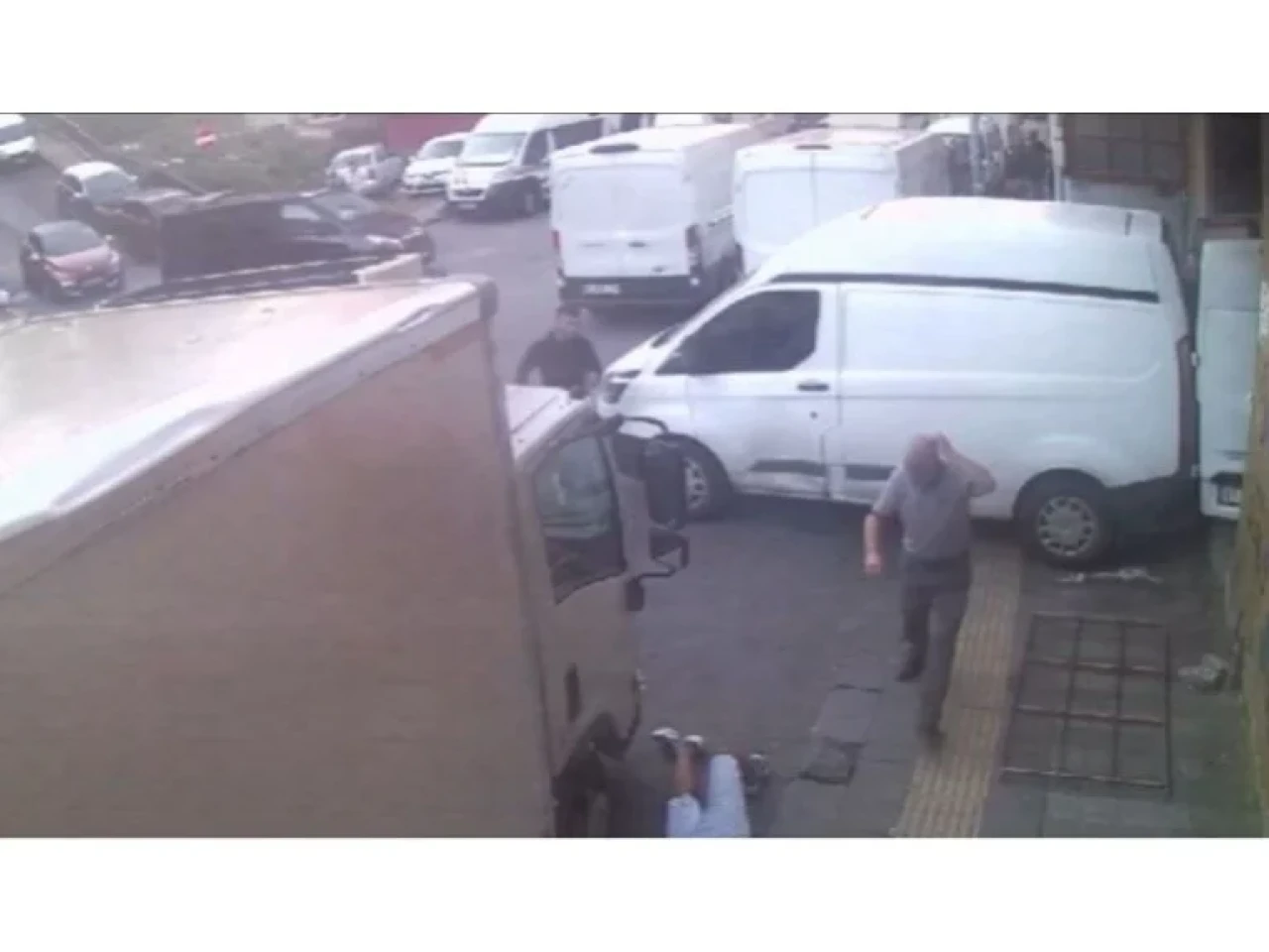 İstanbul'da feci olay: Üniversite öğrencisi yolda yürürken ölümden döndü