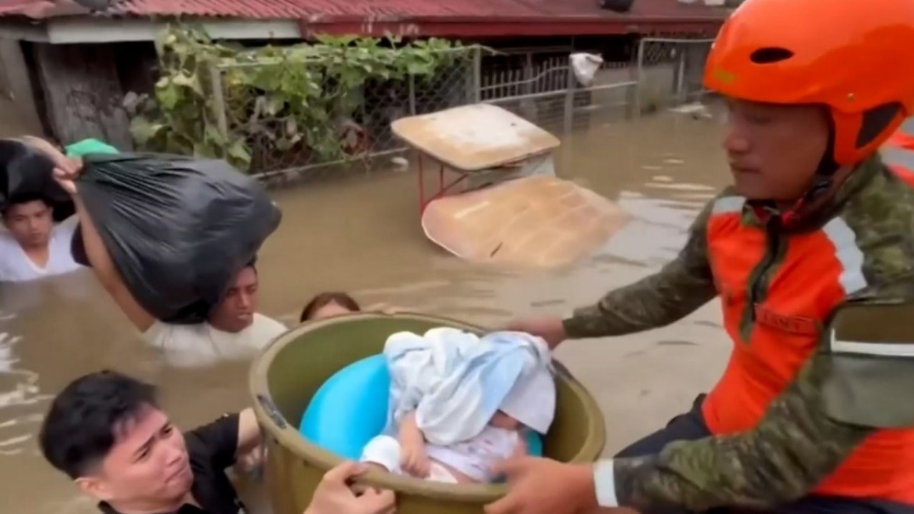 Filipinler'de fırtına yıkıp geçirdi: Can kaybı var!