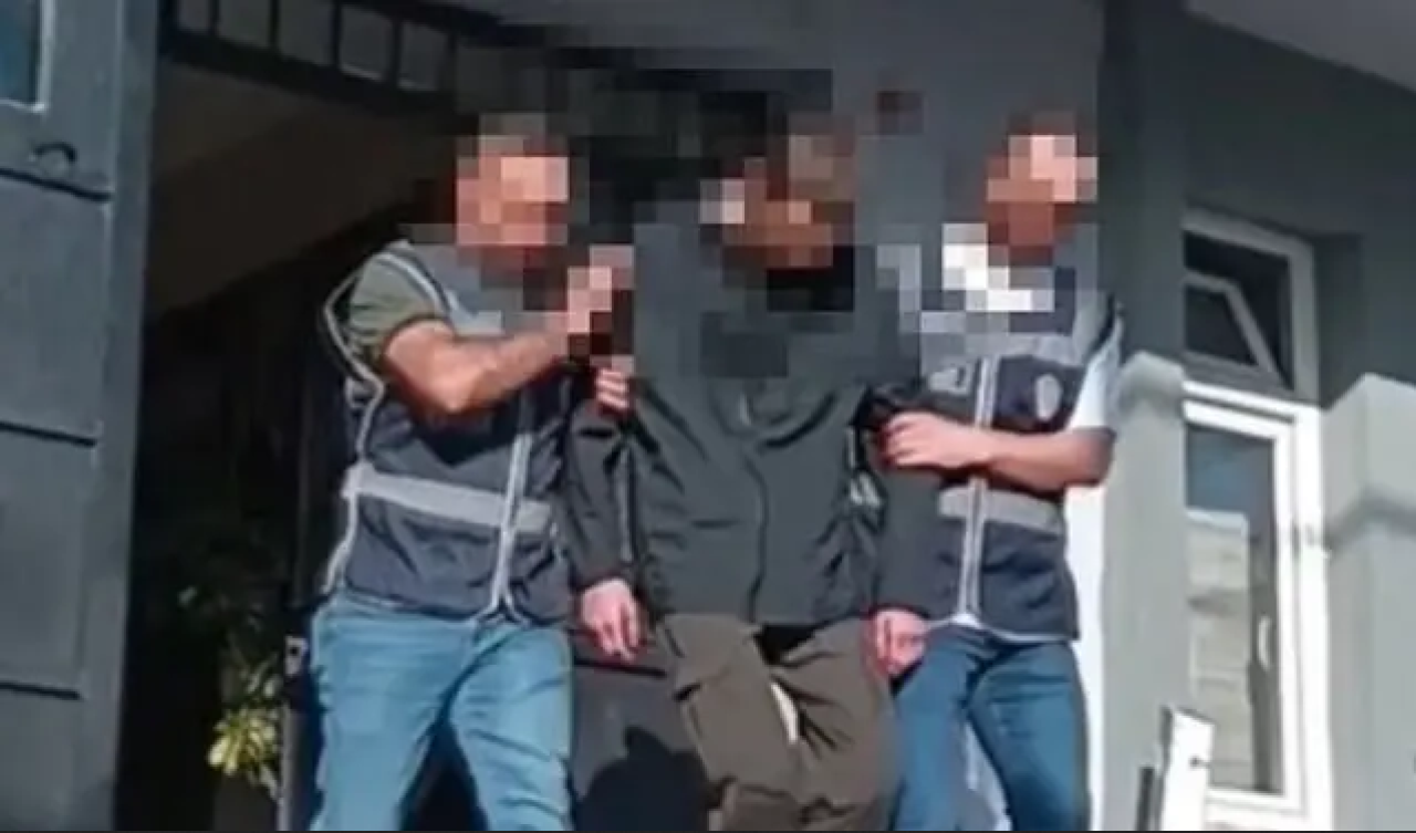 AVM önünde bıçaklı saldırı: Rüyamda gördüm deyip 3 kişiyi bıçaklayan 17 yaşındaki şahıs tutuklandı!