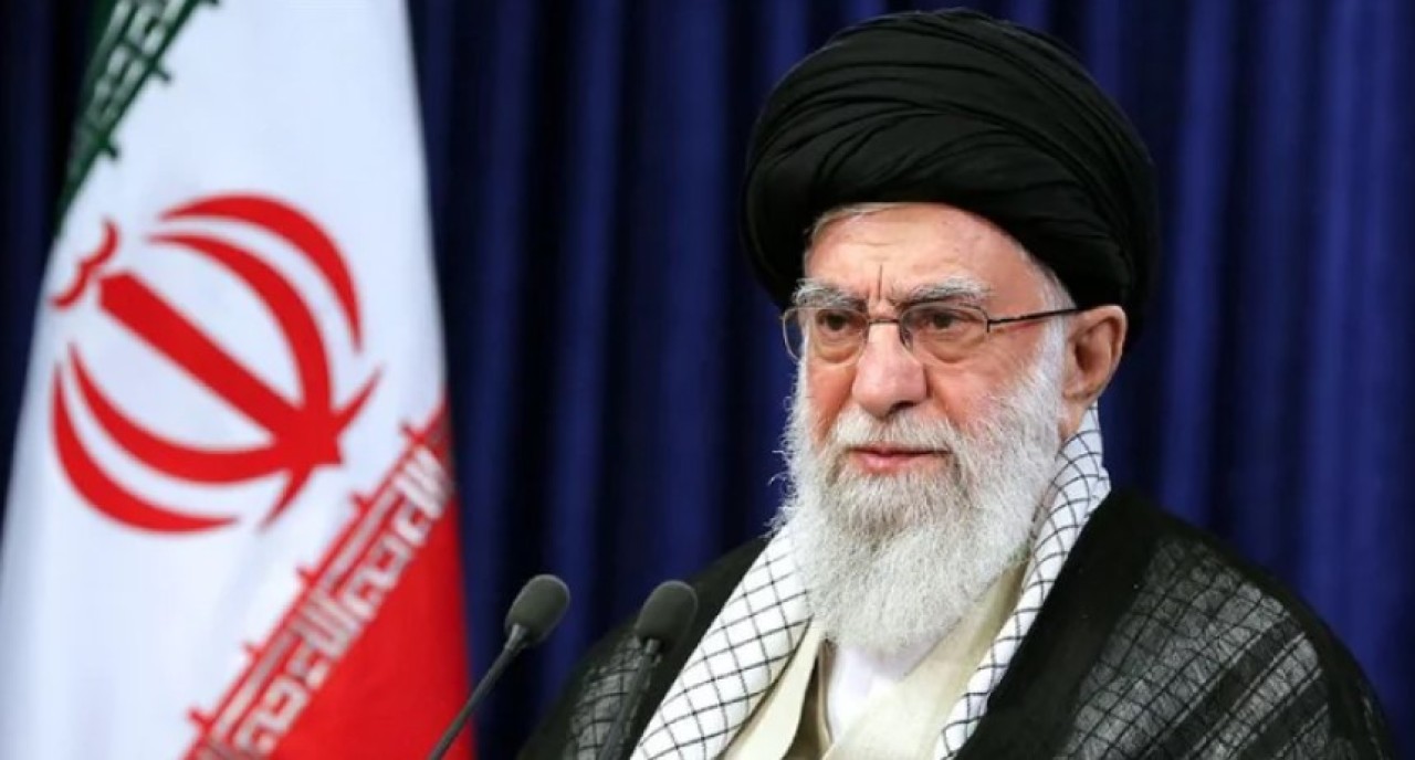 X,  İran dini lideri Hamaney’in İbranice hesabını askıya aldı
