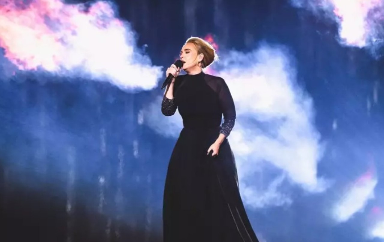 Adele hastalığını açıkladı! Kısmen sağır mı kaldı?