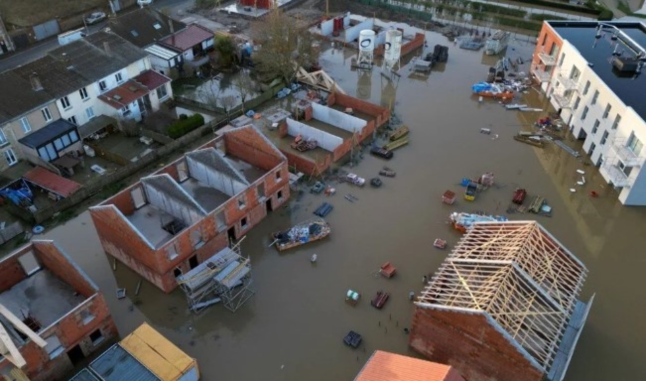 Fransa'da sel felaketi: Evler ve araçlar sular altında kaldı