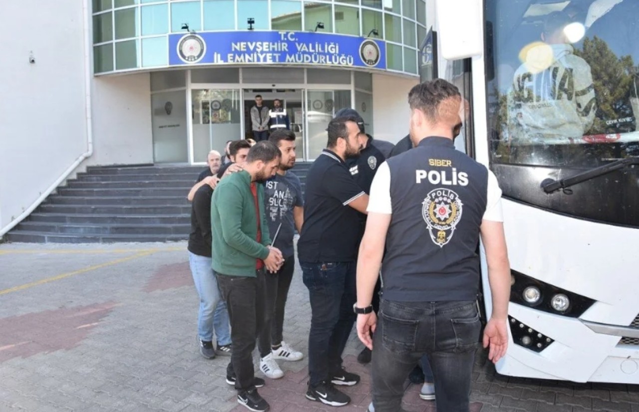 Çete lideri berber 1, 2 milyarlık vurgun yaptı