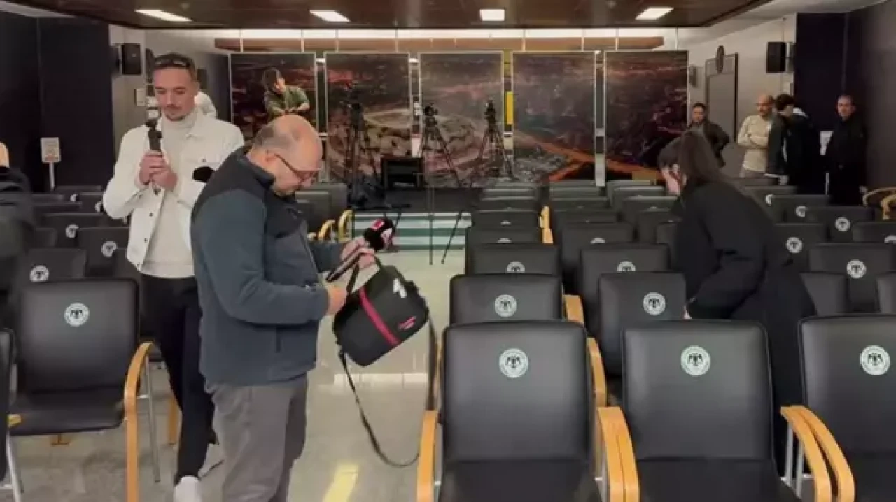 Konyaspor’da protesto! Basın mensupları toplantıyı terk etti