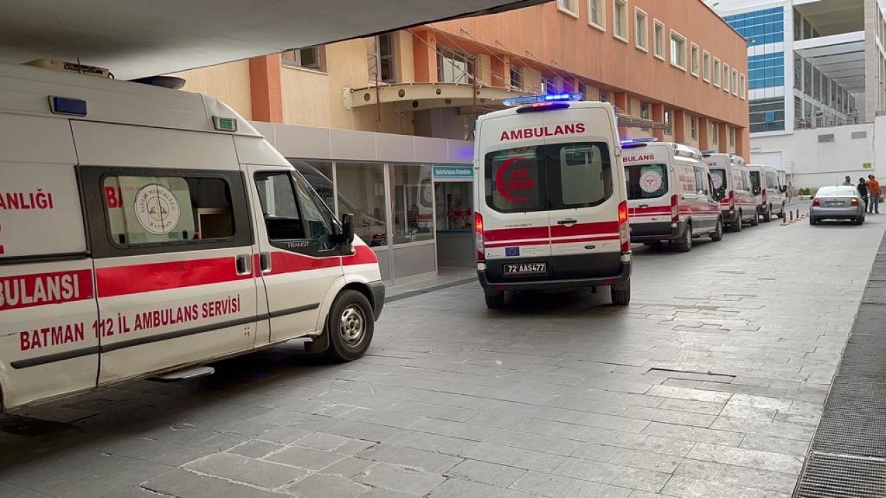 Batman'da akrabalar arasında bıçaklı kavga: 3 yaralı