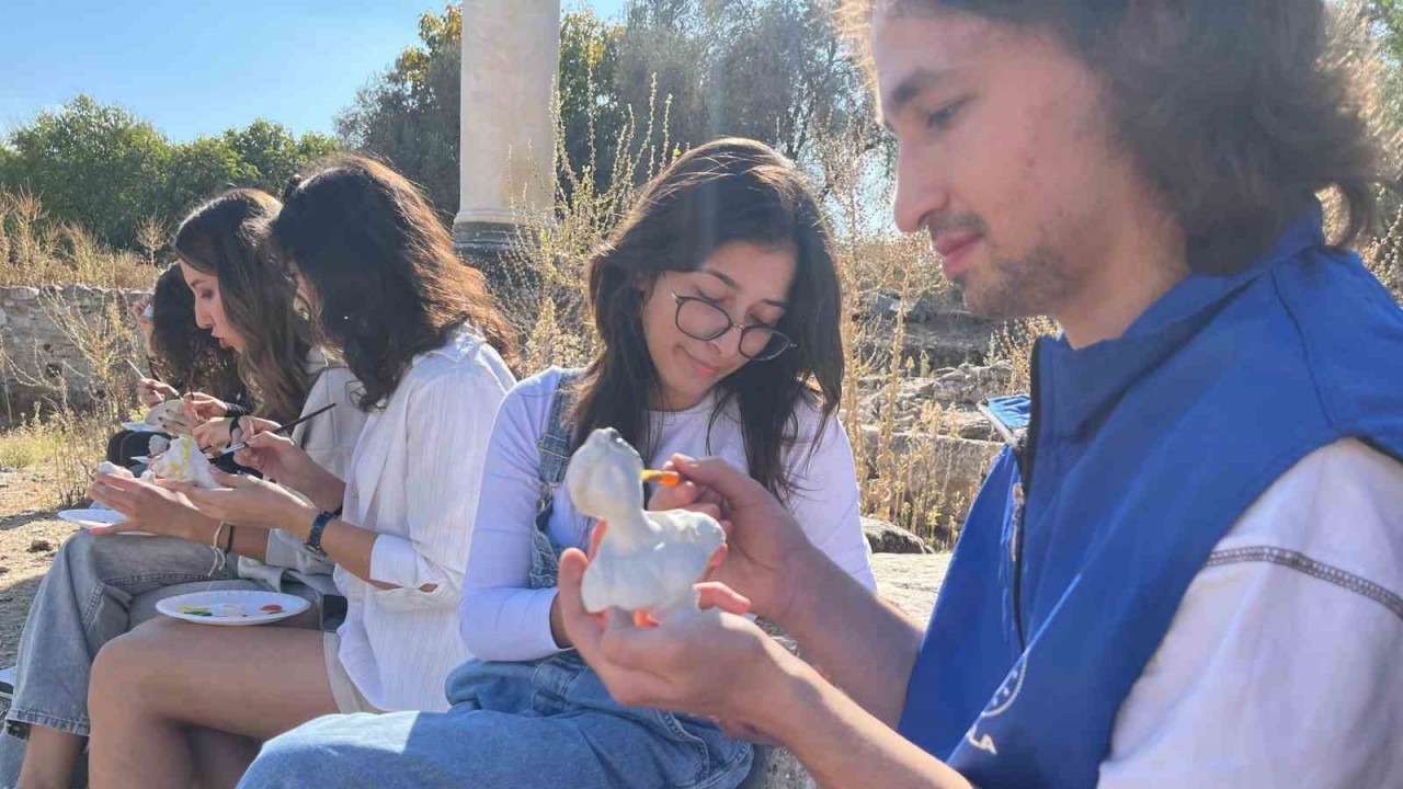 Antik Kentte Seramik Atölyesi: Gençler Stratonikeia’da Tarih ve Sanatla Buluştu
