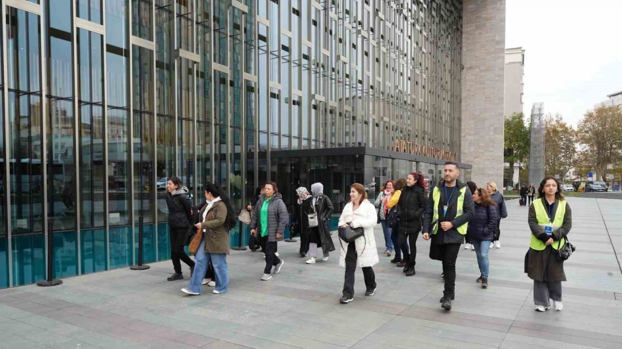 "Sanat Yolculuğu: Beylikdüzü’nden Beyoğlu’na Kültür Turu"