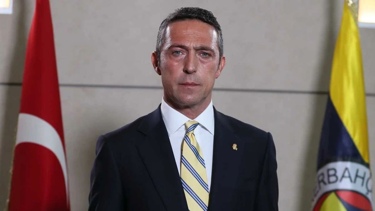 Fenerbahçe-Zenit maçına "Yönetim istifa" sloganları damga vurdu!