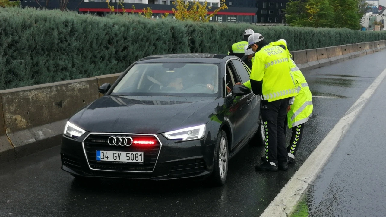Usulsüz çakar kullananlara rekor ceza: 96 bin TL