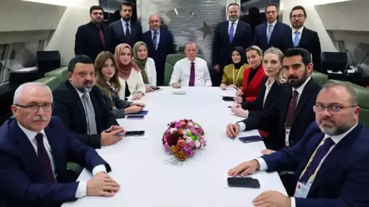 Cumhurbaşkanı Erdoğan'ın uçağında o soruya yasak mı getirildi? Ünlü gazeteci açıkladı