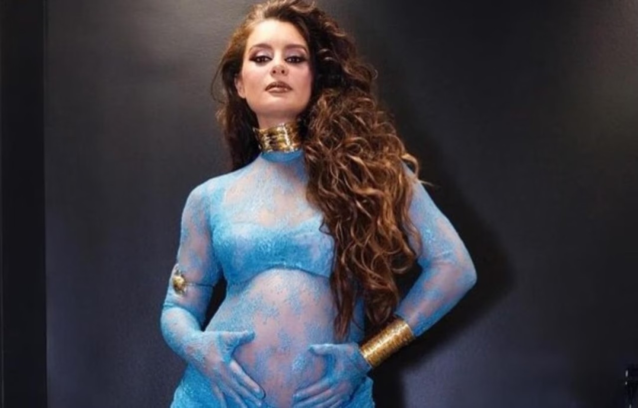 Üçüncü kez anne olmaya hazırlanıyor! Atiye kızına bakın hangi ismi düşündü!