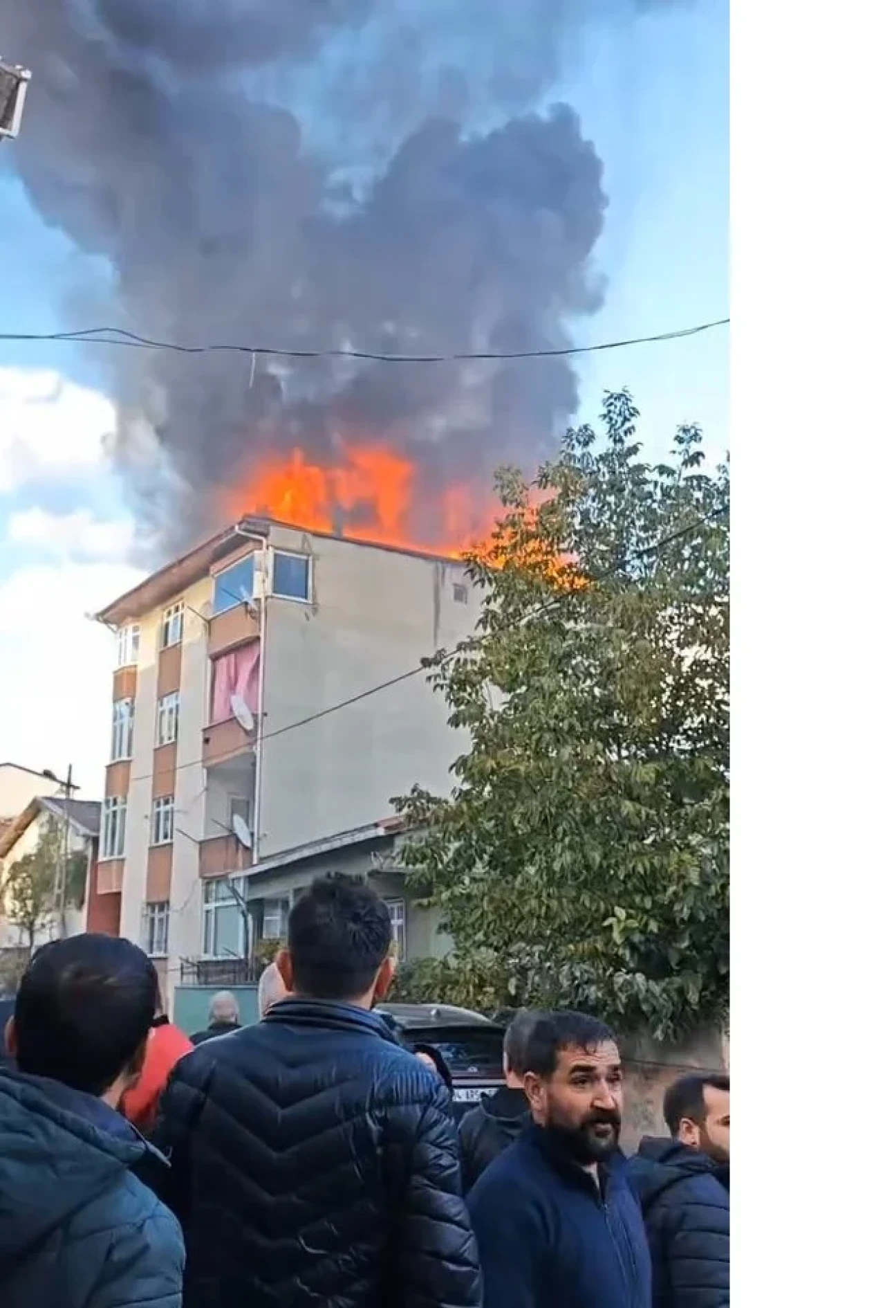 Ümraniye de korkutan yangın!