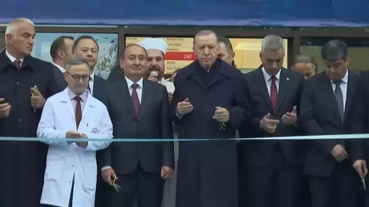 Cumhurbaşkanı Erdoğan hastane açılışına katıldı! Hastanenin ismi açılışa damga vurdu