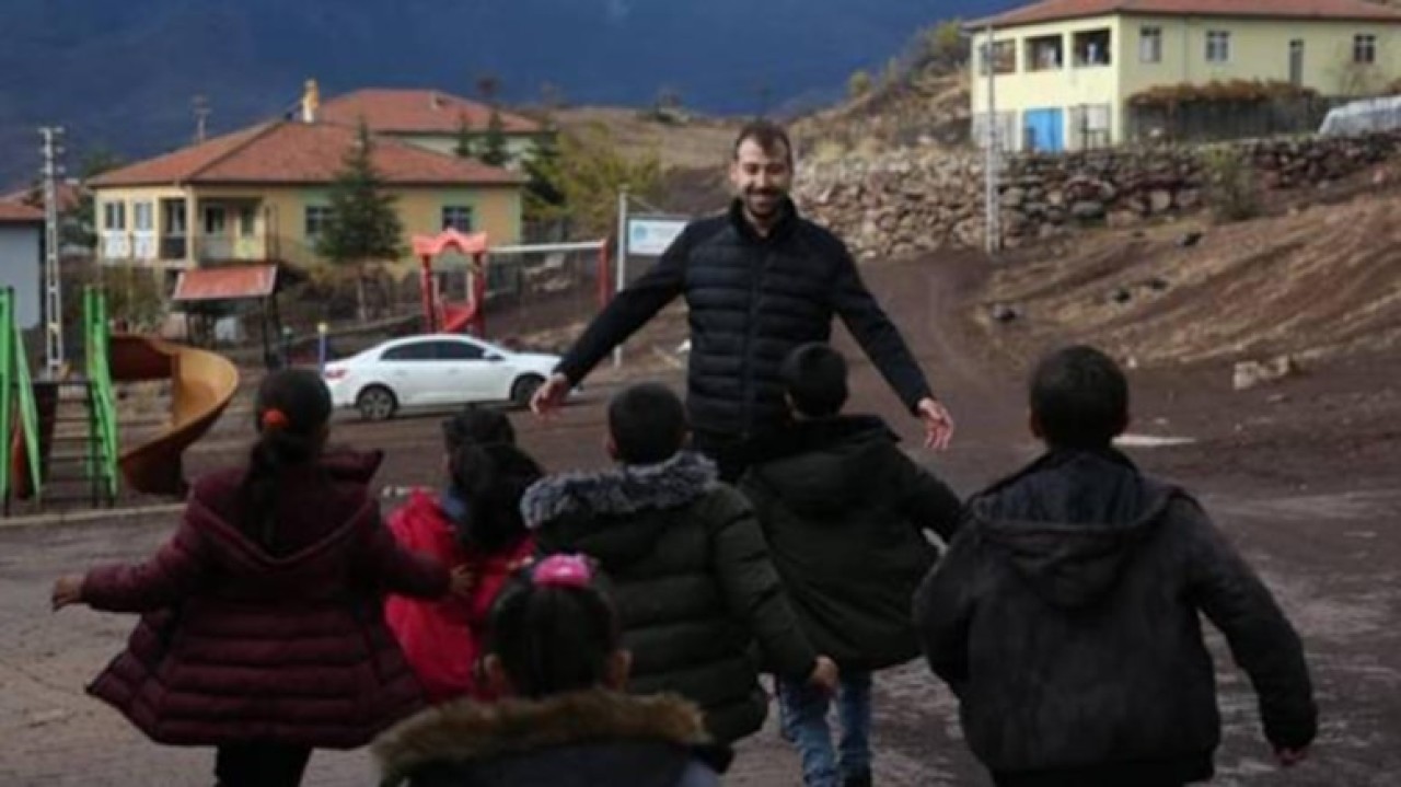 Fedakar öğretmen her gün 100 Kilometre yol gidiyor