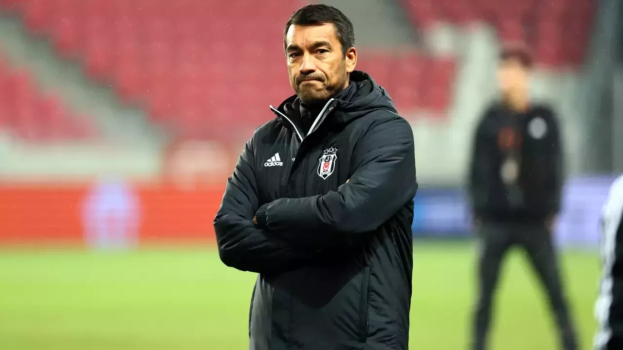 Beşiktaş’ta ayrılık çanları çalıyor: Giovanni van Bronckhorst idmana çıkmadı