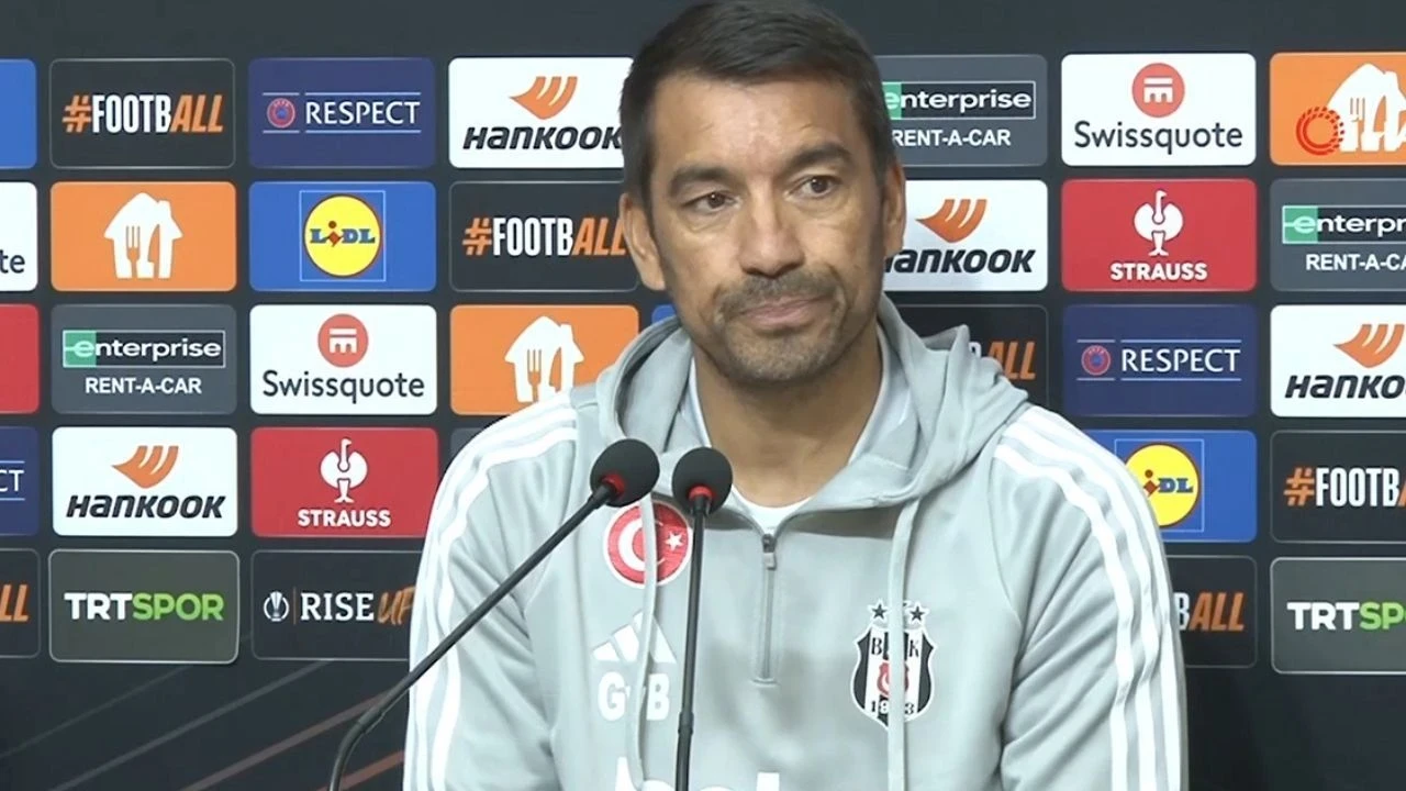 Giovanni van Bronckhorst,  futbolcularını canavara benzetti!