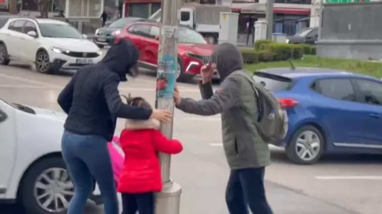 Lodos fırtınası vatandaşlara zor anlar yaşattı