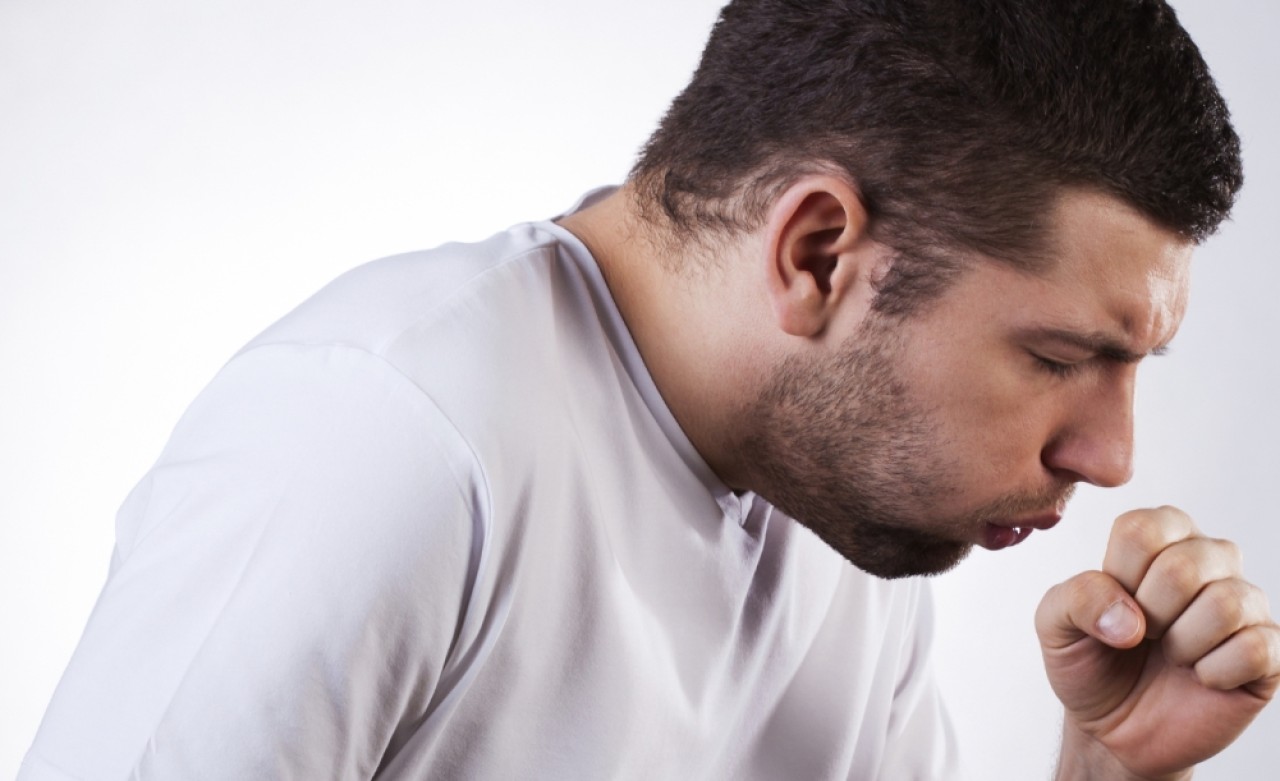 Geçmeyen kuru öksürük,  ciddi akciğer hastalıklarının göstergesi!